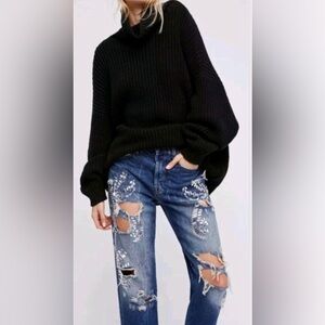 FREE PEOPLE CEM EMBELLISHED BOYFRIEND JEANS 227